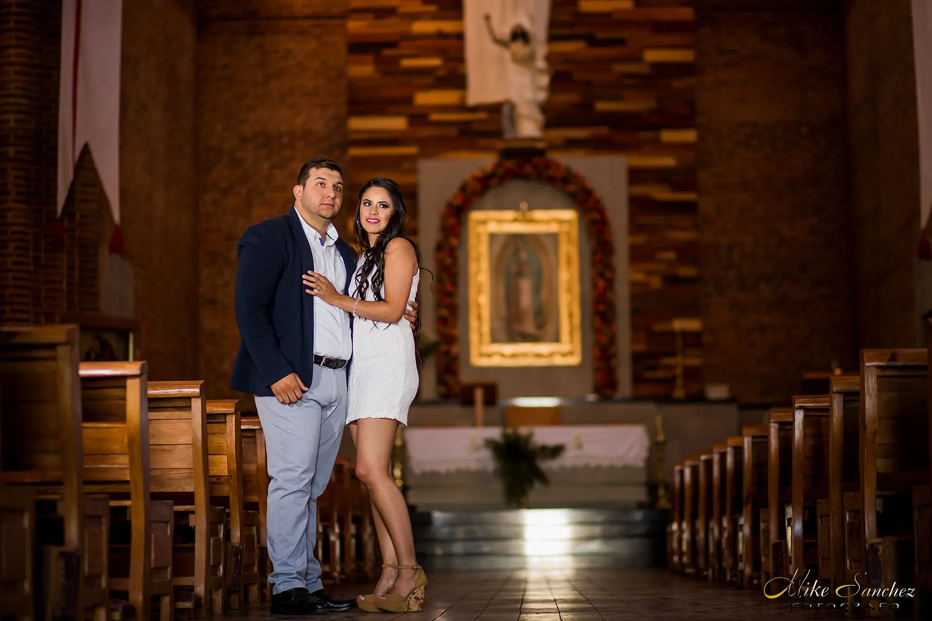 Sesión fotográfica casual en Tapalpa templo histórico