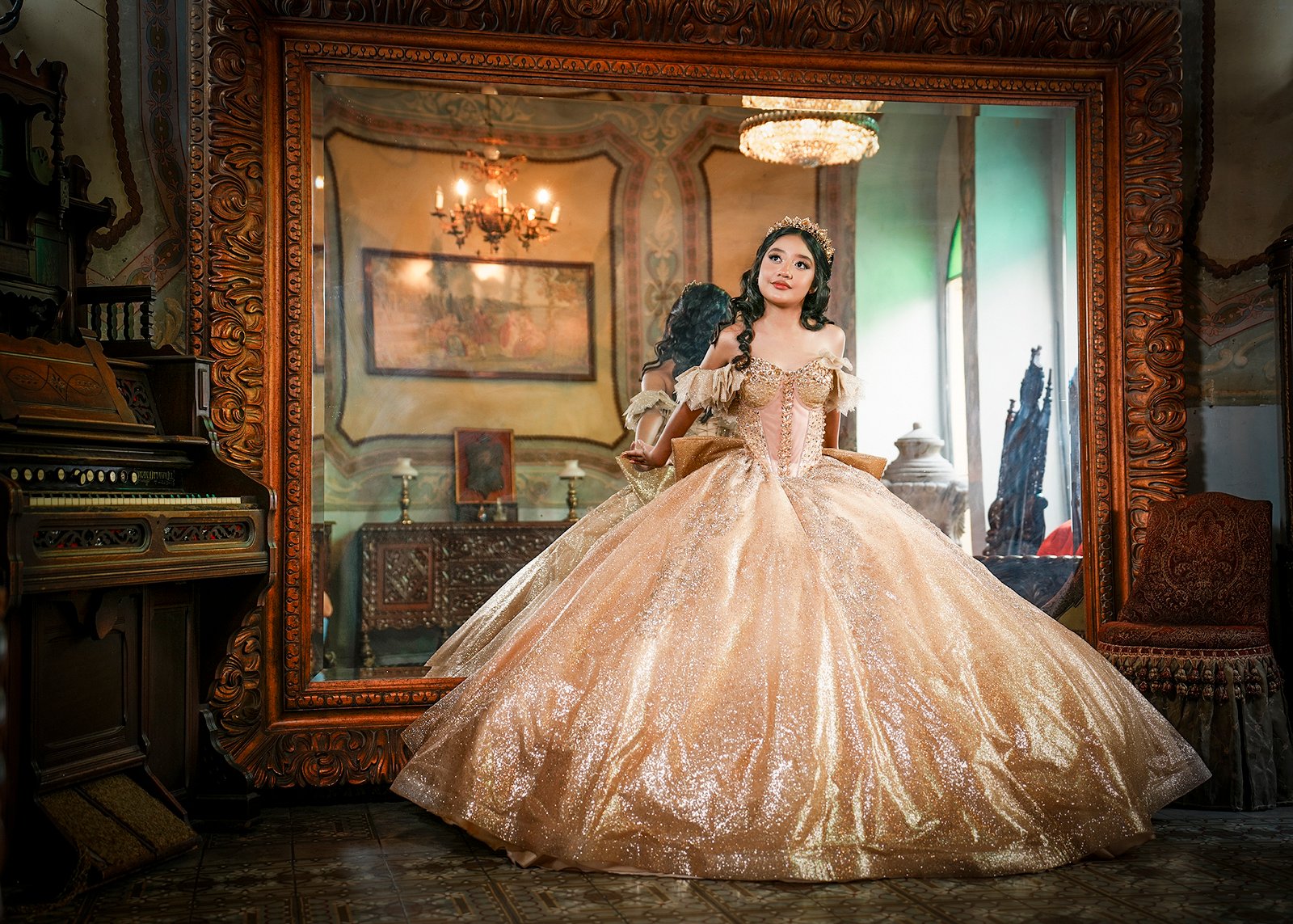 Fotos de XV años en Palacio de las Vacas retrato de quinceañera con tiara
