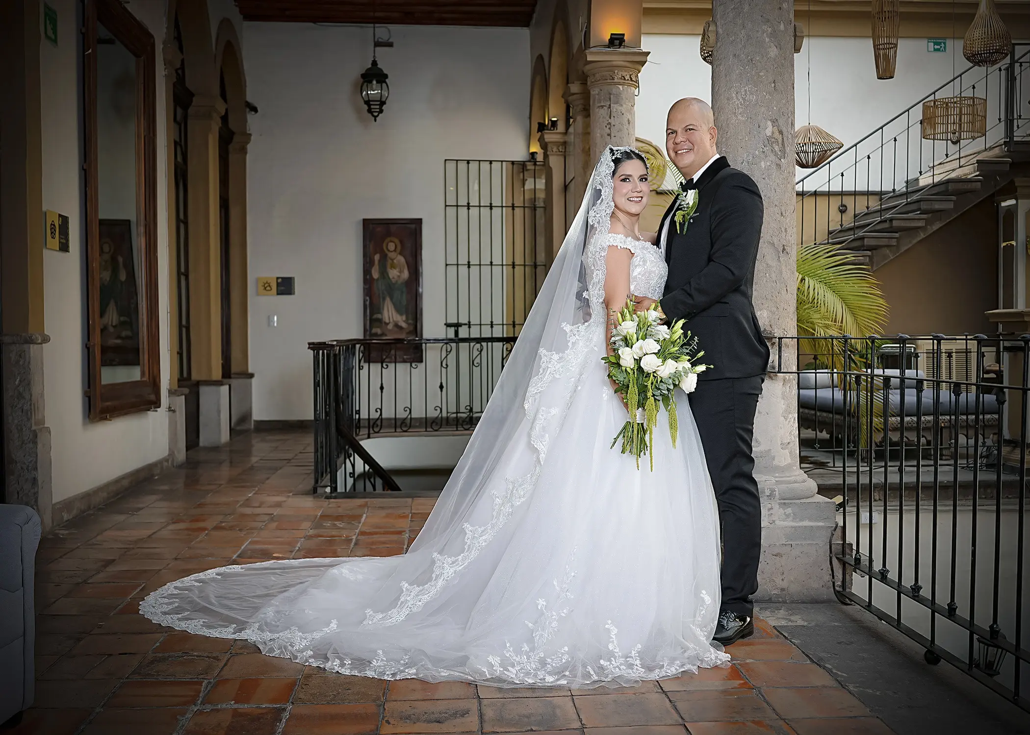 Boda en Casa Pedro Loza retrato de gala de Jesús y Jhoana
